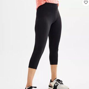 New Tek Gear Black Capri Bottoms